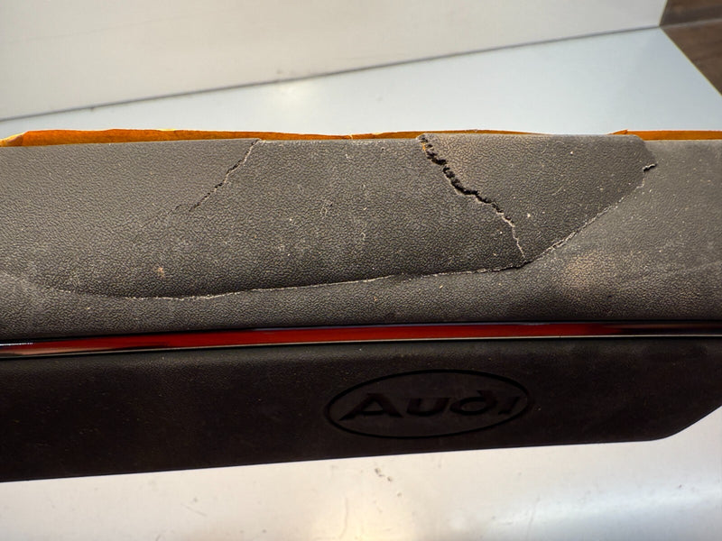 NOS DAMAGED LEFT Wing Moulding Audi 100 1983-1991 443853974C 01C C5-17