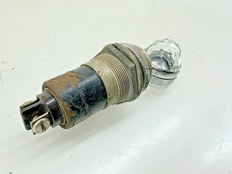 Vintage Dialco Panel Indicator Light Pilot Lamp C67-181