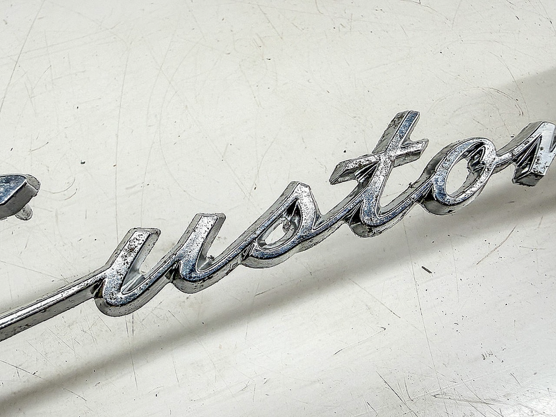 OEM 1964 FORD CUSTOM 500 FENDER SCRIPT EMBLEM C4AB-62291A36-F E10-7
