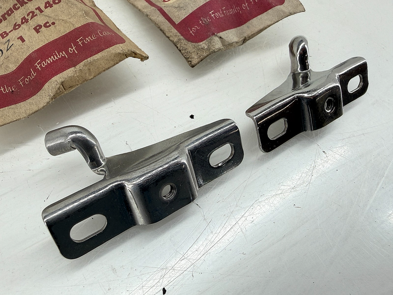 NOS 1960 - 1963 FORD FALCON VENT WINDOW PIVOT BRACKETS C0DB-6421464-C C67-119