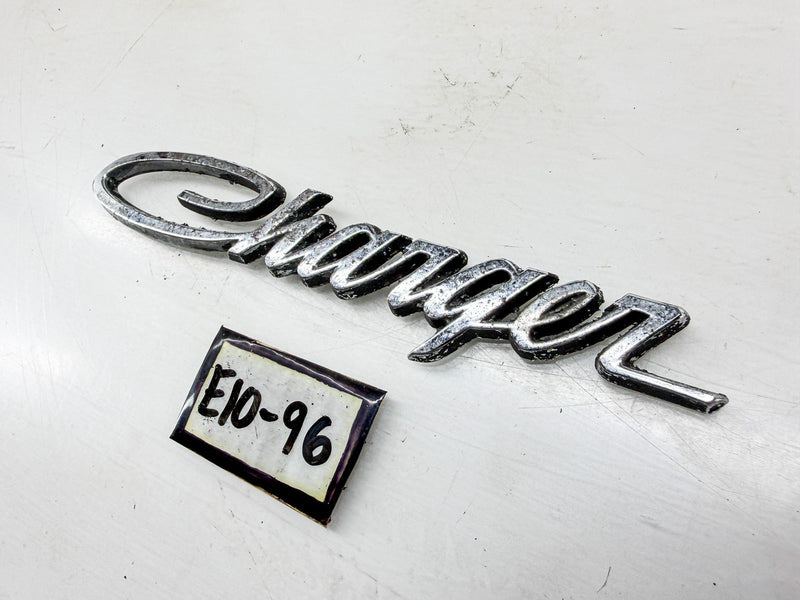Vintage 1966 - 1974 DODGE CHARGER FENDER EMBLEM 2841886 E10-96
