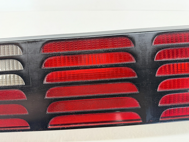 OEM 1987 - 1993 Mustang Foxbody Gt RH Red Tail Light Assembly E3ZB-13440-AC B81