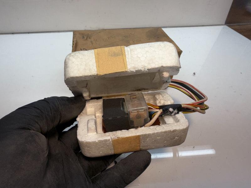 NOS OEM NISSAN Control THERMOSTAT 1982 - 1986 Nissan Stanza 27330 D0101 C13-12