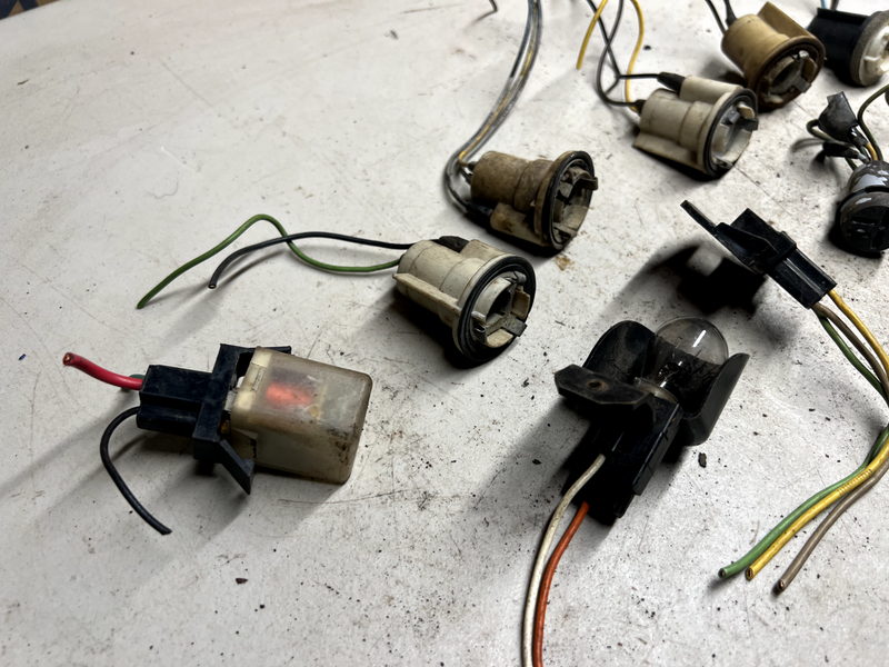 1973-1987 CHEVROLET C10 K10 K5 **LOT Random** SWITCH PIGTAIL WIRE END CAMARO B19