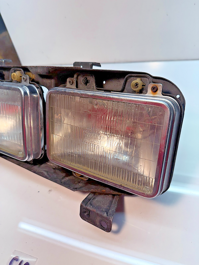 Vintage Original Audi Pair of Headlights head light Set C10-99