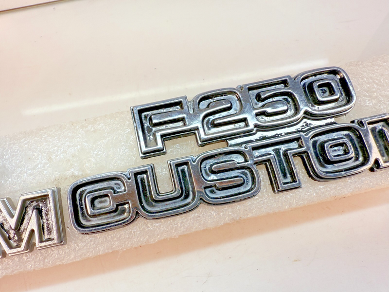 OEM 1973 -1979 F-250 CUSTOM Pair Front Fender Emblem Badge D7TB16702 B32-305