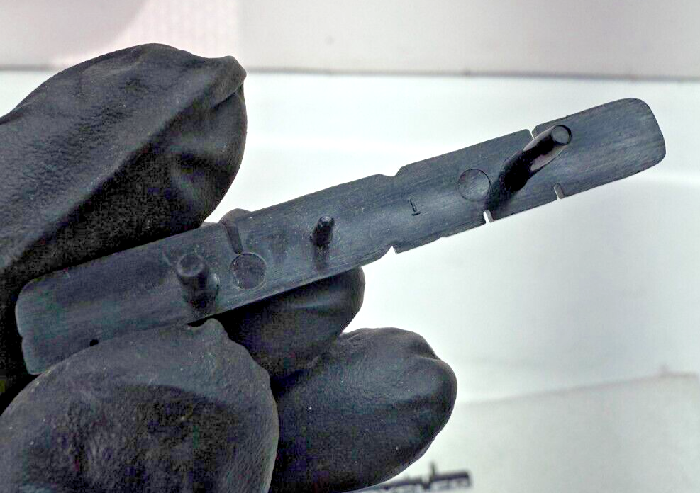 (1) NOS 1982 - 1989 Chrysler Fifth Avenue DASH EMBLEM 83 84 85 86 87 88 B32-152