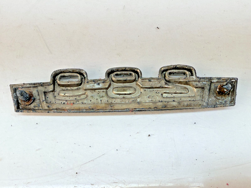 OEM 1967 1968 FORD FAIRLANE 289 Fender Emblems C7OB-16237-A B32-351