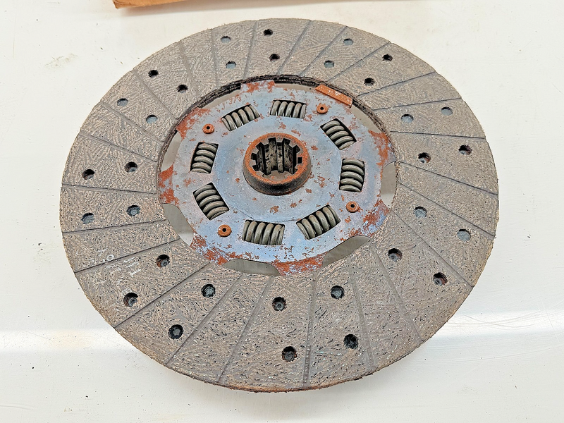 NOS 1962 FORD CLUTCH DISC ASSEMBLY PAD C2TZ-7550-B C59-21