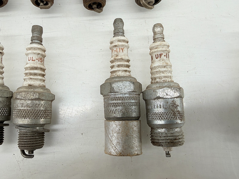 Vintage NOS Lot Autolite Champion Spark Plugs AR51 BF82 ARL82 AG52 AR80 H12Y C66