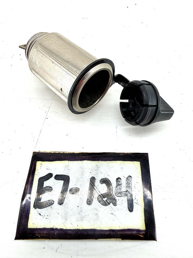 NOS FORD 12V DC POWER OUTLET HOUSING W/ DUST CAP E7-124