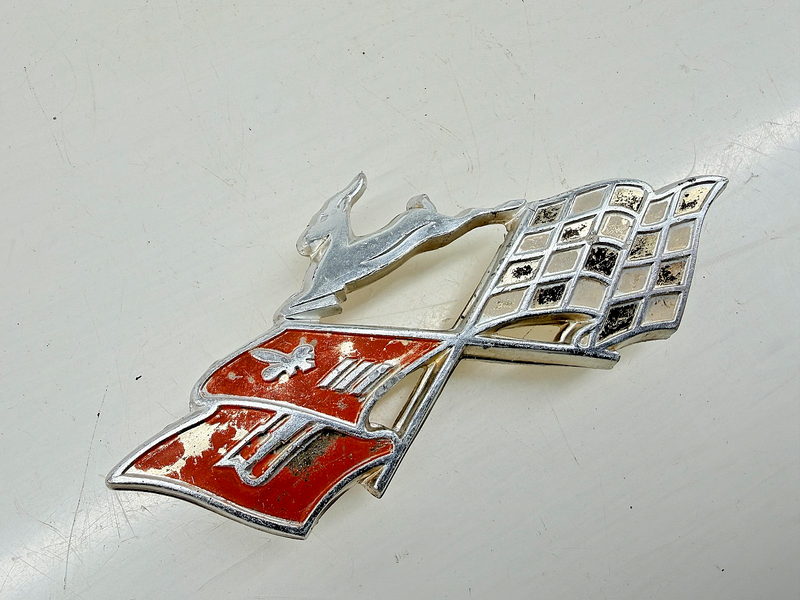OEM 1960 1961 1962 Chevrolet Impala SS Rear Fender Emblem With Pins E9-88
