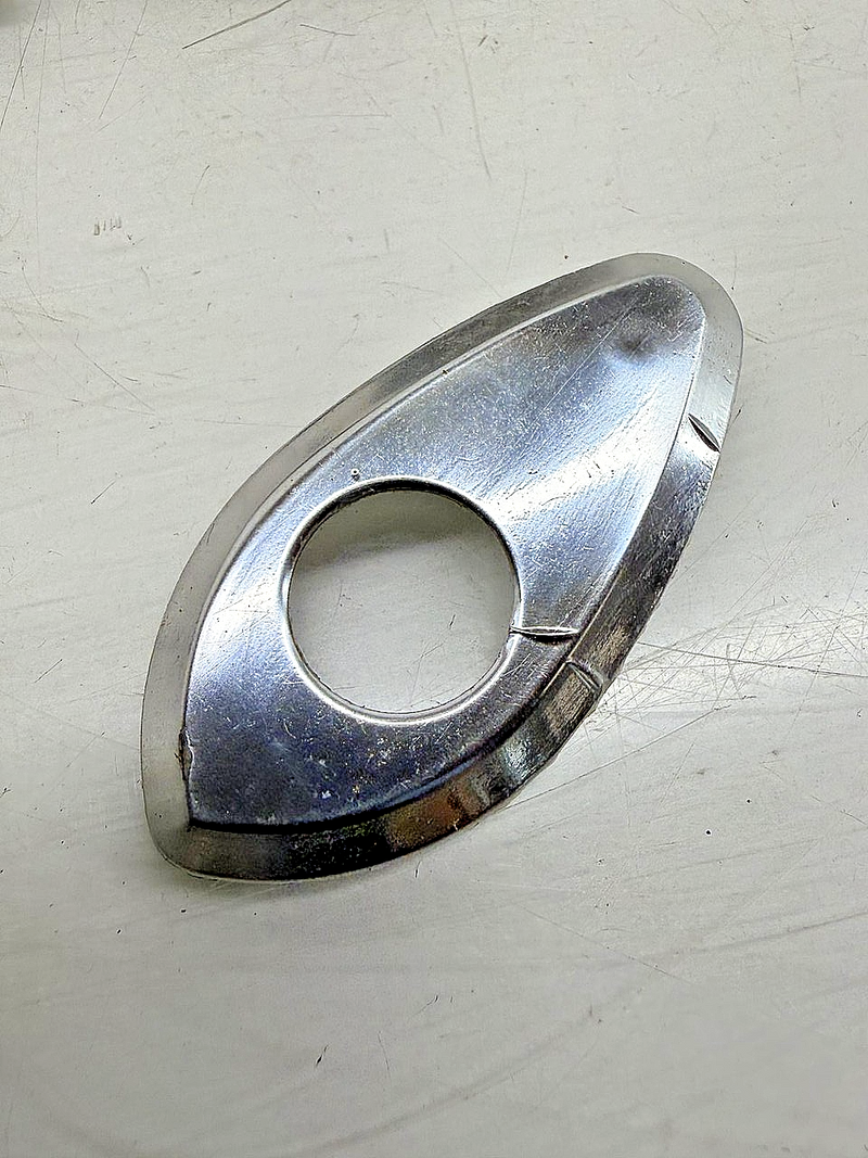 (1) NOS 1964 - 1966 FORD GALAXIE WINDOW DOOR ESCUTCHEON C4AZ-6322620-A1 C76-157