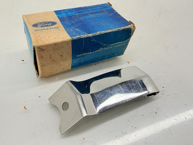NOS 1966 Mustang Fastback Coupe Conv GT Shelby GRILLE MOLDING CENTER JOINT COVER