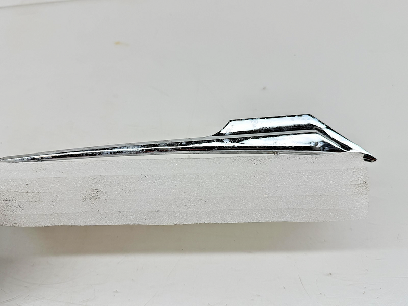 Vintag 1966 Chevy Chevelle El Camino Hood Spear Center Split Molding Ornament E9