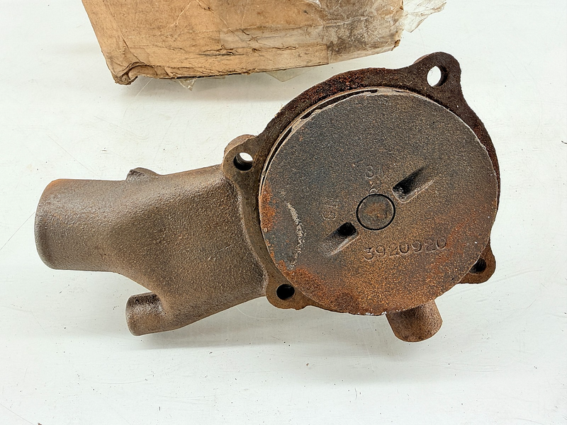 NOS 1963 1964 Chevrolet GMC Truck 292 4.8L 6-Cyl Water Pump GM 3789537 C73-14