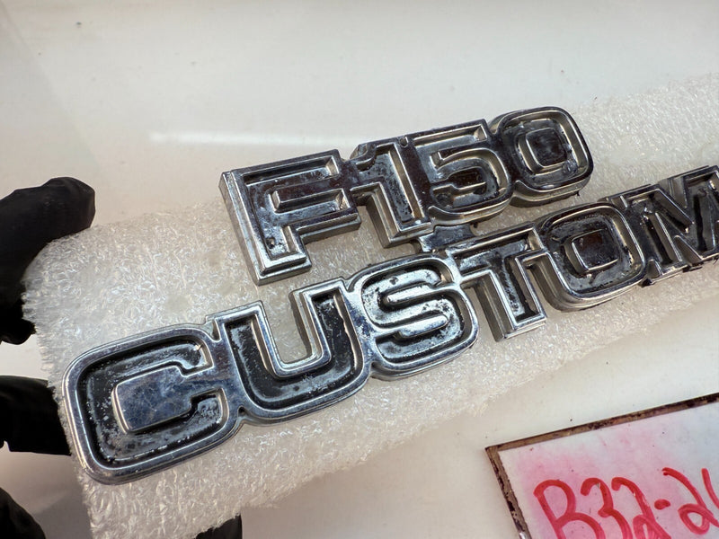 OEM 1973 -1979 F-150 CUSTOM Pair Front Fender Emblem Badge D7TB16702DWC B32-262