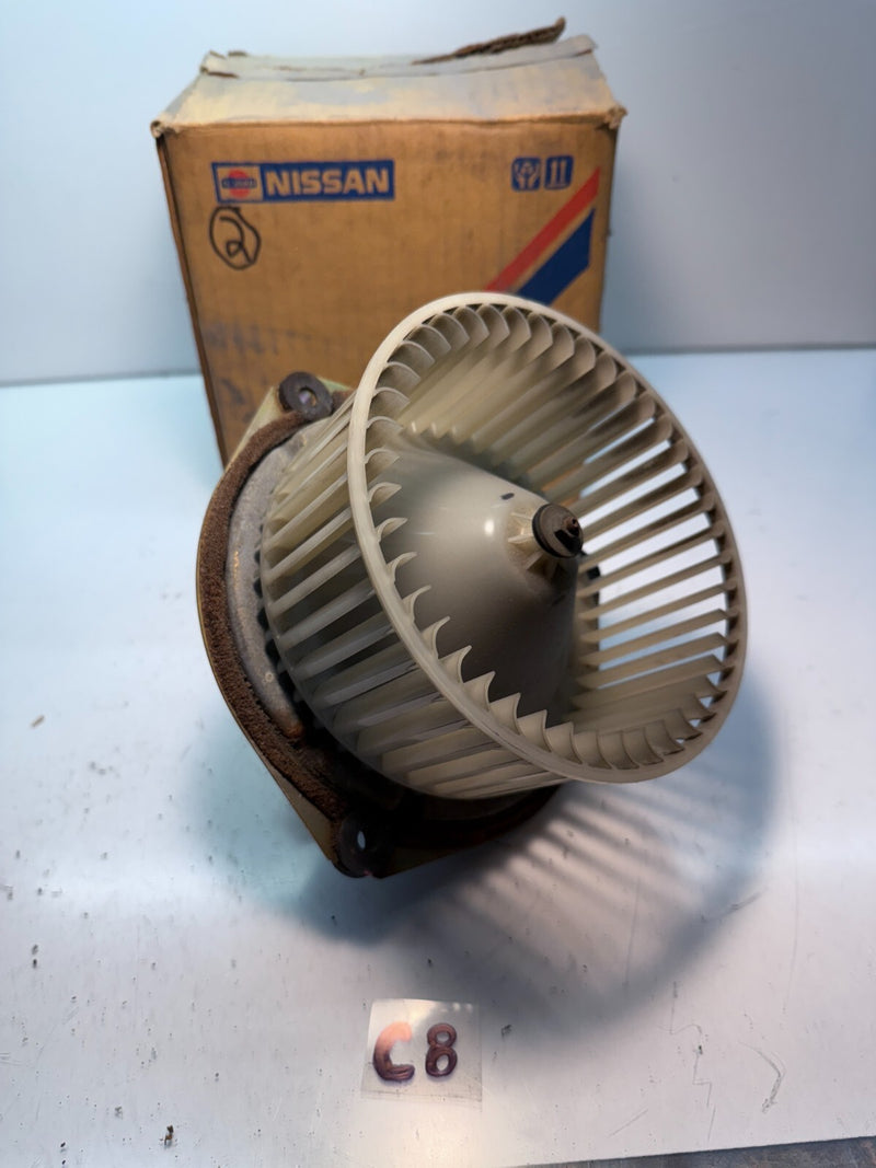 NOS OEM 86-95 NISSAN Pickup 87-95 Pathfinder Blower Motor 2722001G03 C8-2
