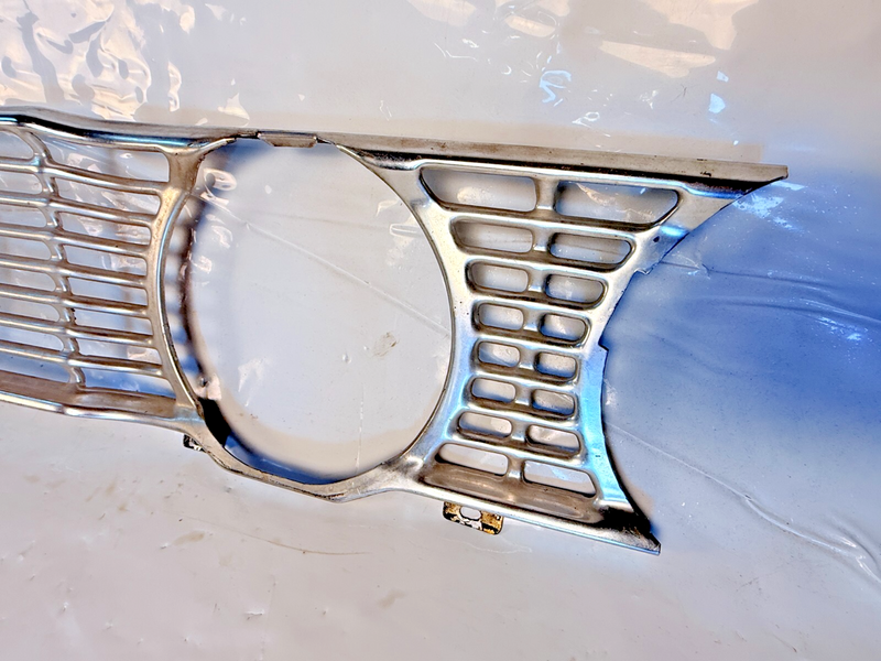 VERY NICE!!! OEM 1964 Ford Fairlane 500 Front Grille / Grill U5B-29