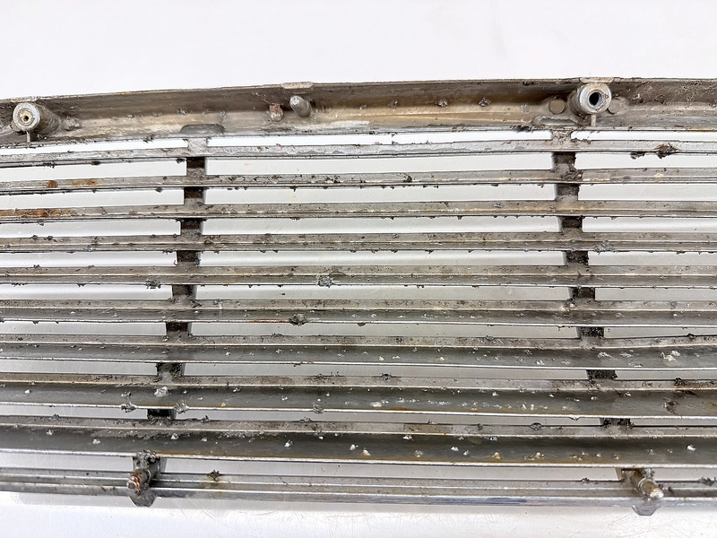 OEM 1961 Pontiac Left Grille Catalina Super Duty Bonneville GM 538535 B43-60