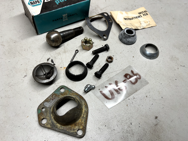 NOS Thunderbird 61-66 NAPA 260-1027 SUSPENSION Front Upper BALL JOINT U1C-B6-17