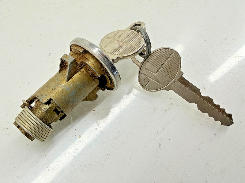NOS 1964 - 1977 FORD LINCOLN MERCURY Trunk Lock Cylinder & Keys C57-23