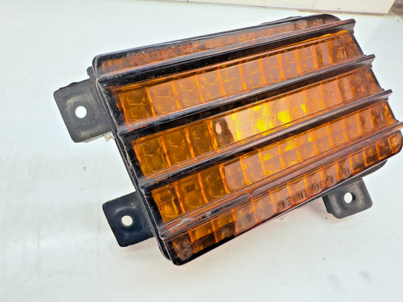 OEM 1980 - 1982 Corvette Parking Light Lamp Lens Assembly RH 5934756 1981 B81-40