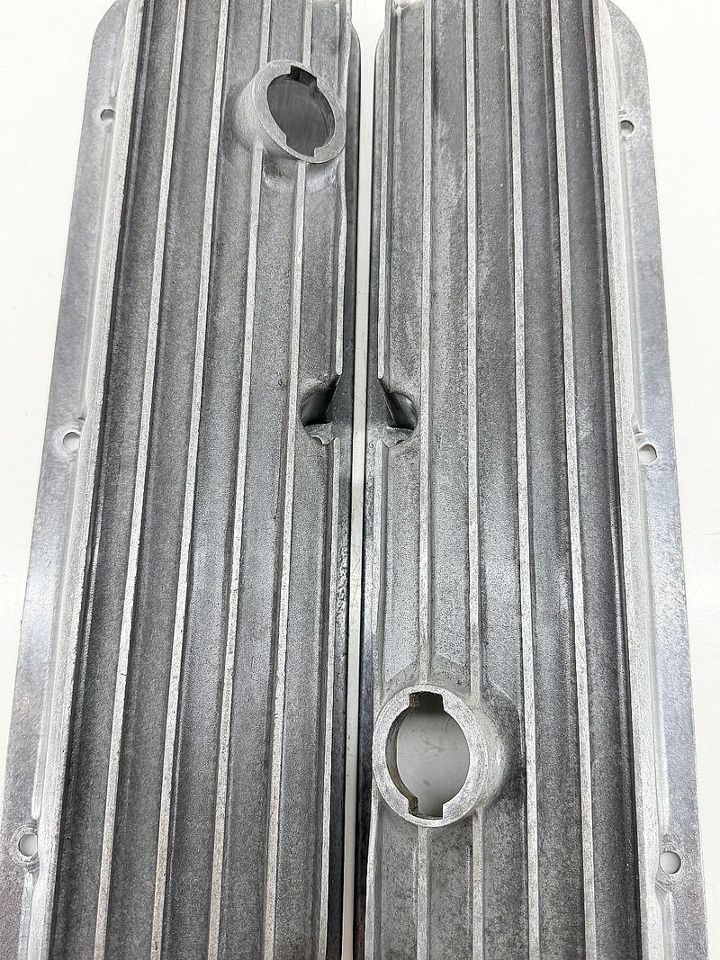 Cal Custom 40-1017 Finned Aluminum Valve Covers Ford SBF 260 289 302 351W U3B-54