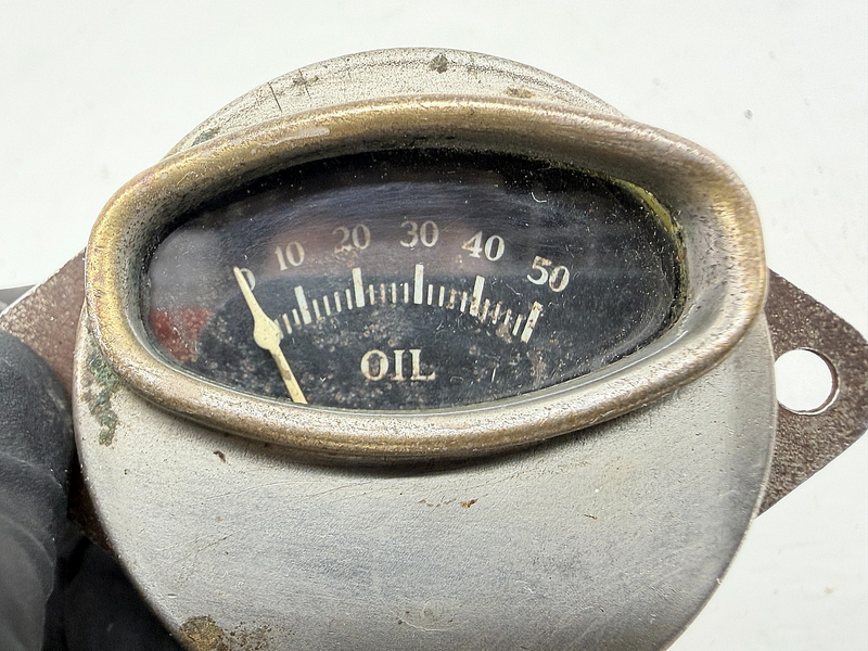 Vintage NOS 50 PSI Oil Pressure & Amp Gauge w/ Oval Window Rat Rod Hot Rod C69