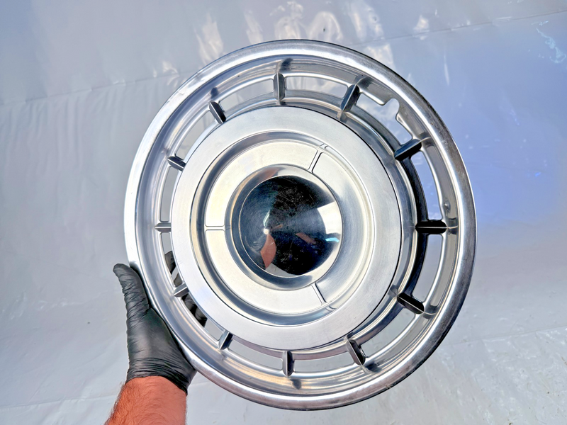 Vintage OEM 1960 Buick Electra Lesabre 15" Hubcaps Wheel Cover U5B-6