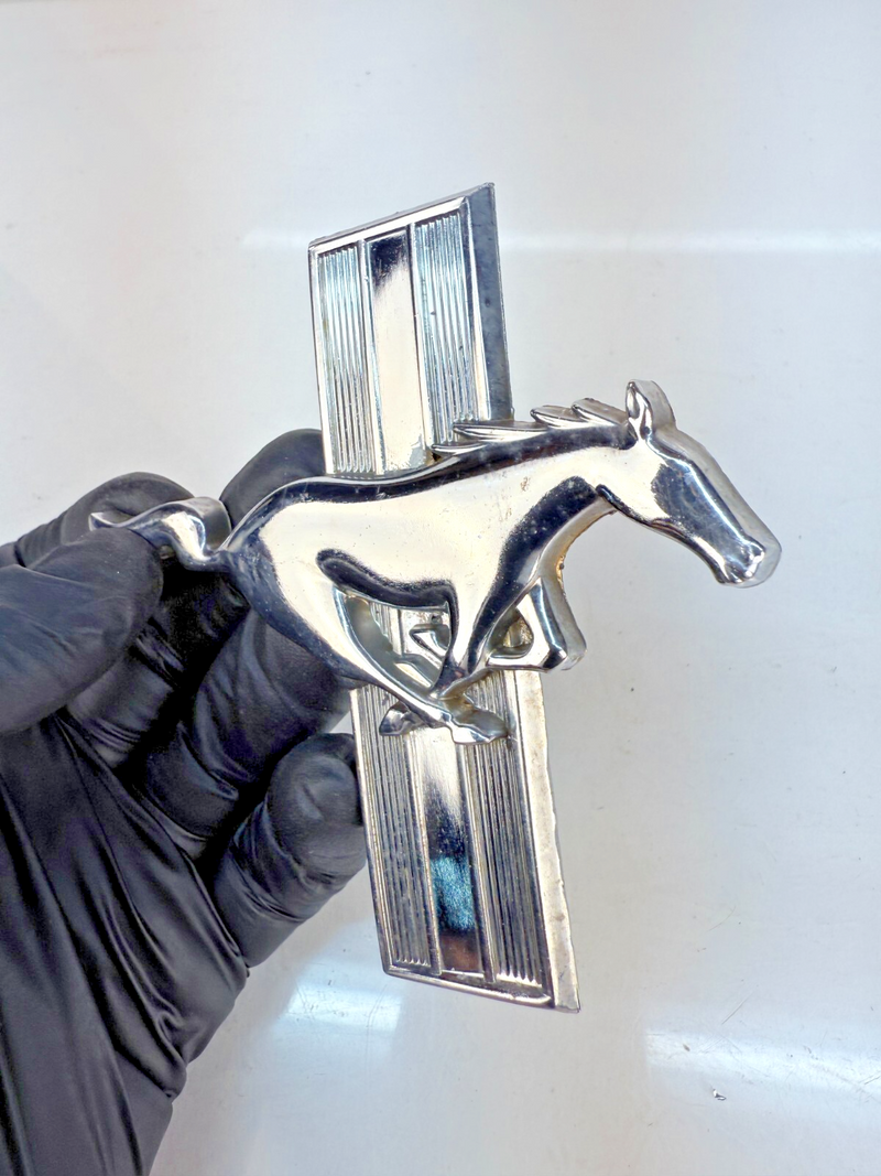 OEM 1964 - 1968 Ford Mustang RH Fender Emblem C4ZB-16C229-B Pony Tri Bar B32-294