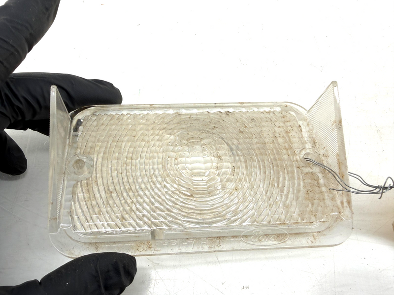 OEM 1971 - 1972 FORD GALAXIE XL LTD FRONT PARKING LIGHT LAMP LENS SAE-PI-71FD