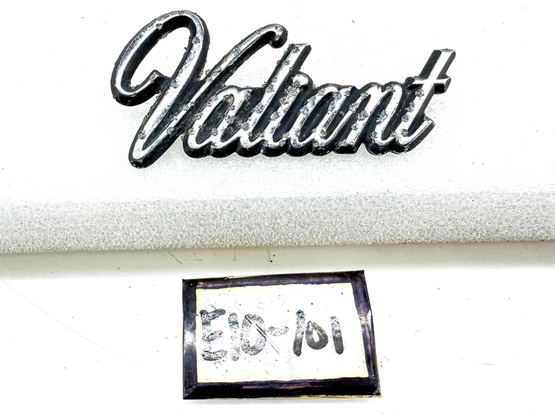 OEM 1975 1976 PLYMOUTH VALIANT FENDER EMBLEM MOPAR 3811435 E10-101