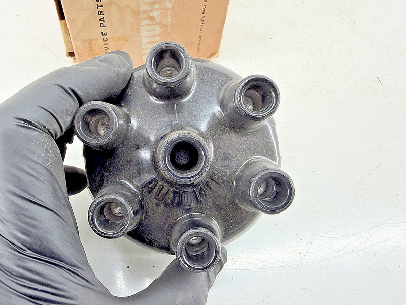 NOS AUTOLITE DH-4 DISTRIBUTOR CAP 1948 - 1973 FORD 6 CYL 7HA-12106 C77-36