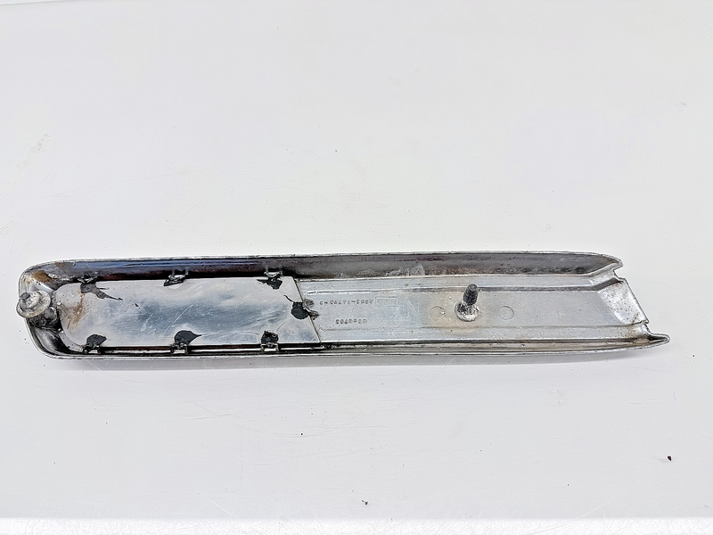OEM 1968 - 1972 Ford RH CAB SIDE FORD 6000 REFLECTOR EMBLEM ORNAMENT C46-18