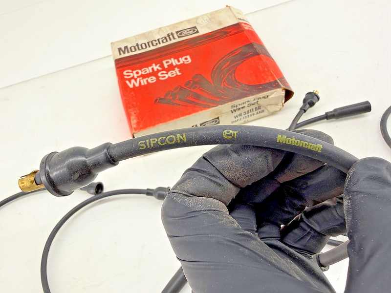 NOS 1976 Ford F-150 Bronco Truck Spark Plug Wire Set D6PZ-12259-ANR C62-47