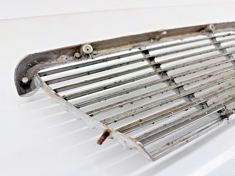 OEM 1961 Pontiac Left Grille Catalina Super Duty Bonneville GM 538535 B43-60
