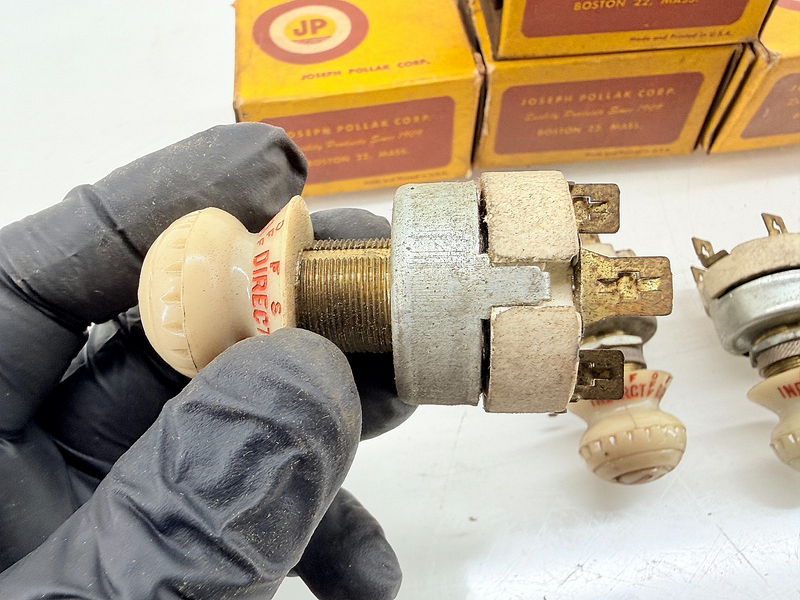 (1) NOS 1940 - 1952 Ford Car Truck F1 F2 F3 Heater Switch Illuminated C75-31