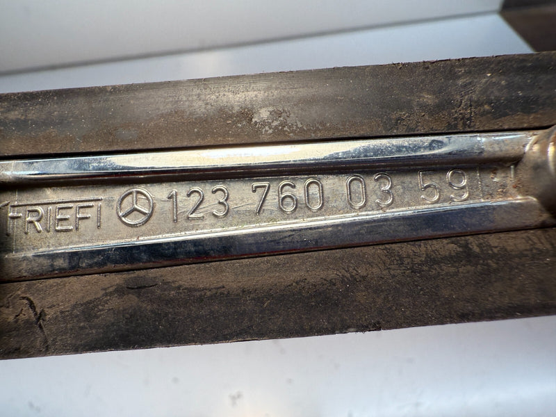 OEM Mercedes W123 Rear Exterior Door Handle 1237600359 C7-11