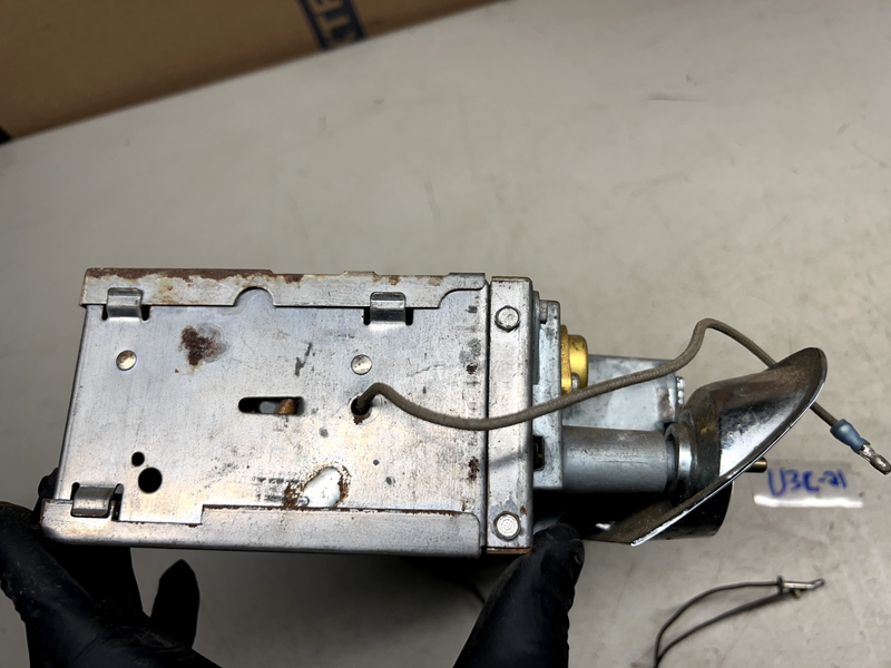 1959-1960 CHEVROLET IMPALA BEL AIR BISCAYNE MOTOROLA AM RADIO Bezel 59 60 B21