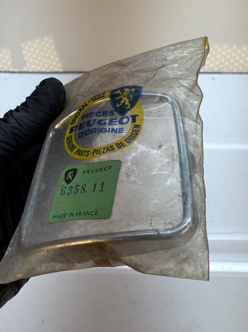 NOS Peugeot Light Lens CHROME BEZEL 6358.11 C19-15