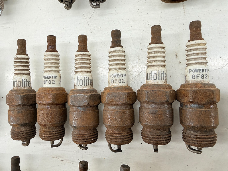 Vintage NOS Lot Autolite Champion Spark Plugs AR51 BF82 ARL82 AG52 AR80 H12Y C66