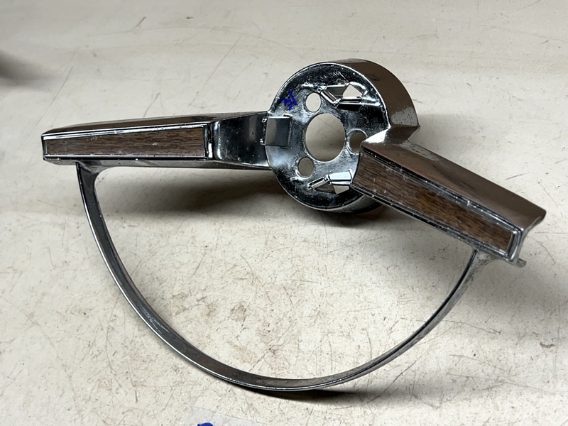 OEM 1965 1966 Chevy Impala Caprice Steering Wheel Horn Ring 3882985 65 66 B37-31