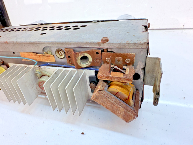 OEM 1959 - 1960 CHEVROLET IMPALA BELAIR BISCAYNE AM RADIO 59 60 B68-4