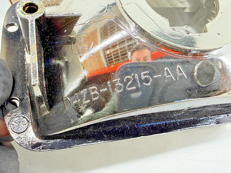 NOS 1974 Ford Mustang Mach 1 Front RH Parking Light Lens D4ZZ-13200-A C68-8
