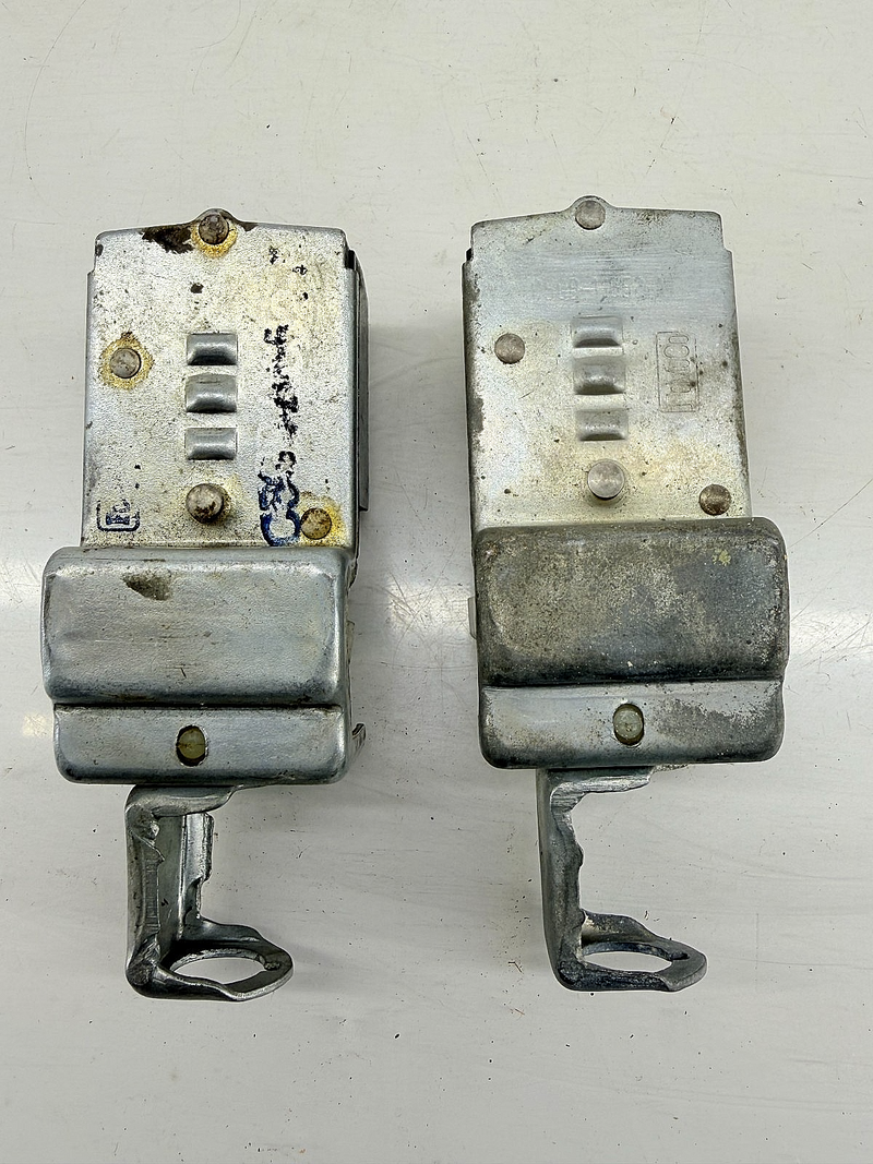 (1) OEM 1965 - 1967 MERCURY COMET COUGAR FORD FAIRLANE HEADLIGHT SWITCH C56-60
