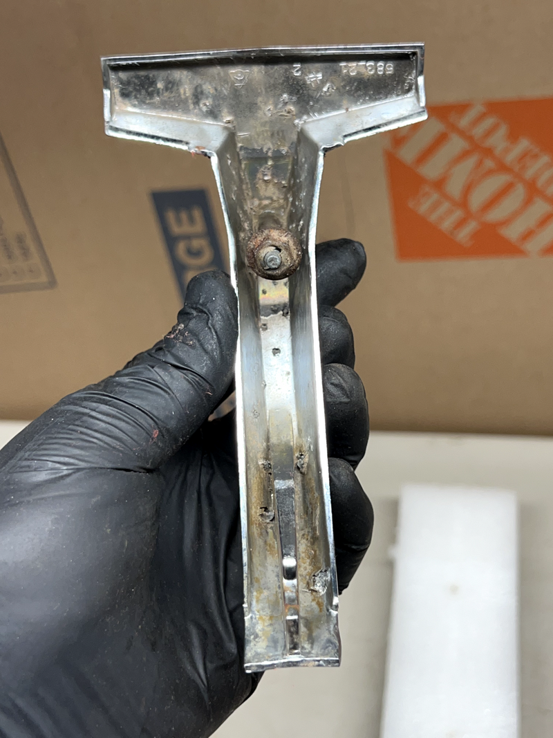 **RARE** OEM 1962 Oldsmobile Cutlass F85 F-85 Front Grill EMBLEM 62 B37-26