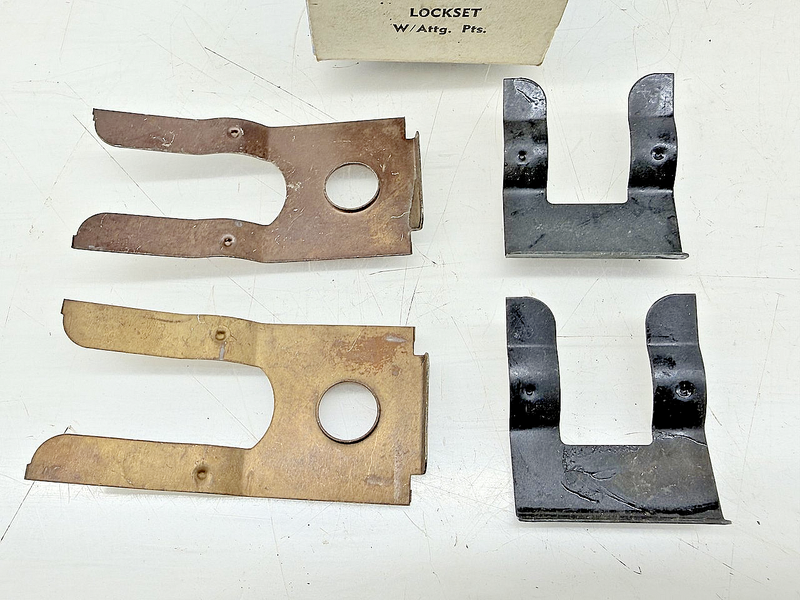 NOS 1961 - 1964 FORD GALAXIE FAIRLANE LOCK CYLINDER SET KEYS C3AZ6222050B C77-10