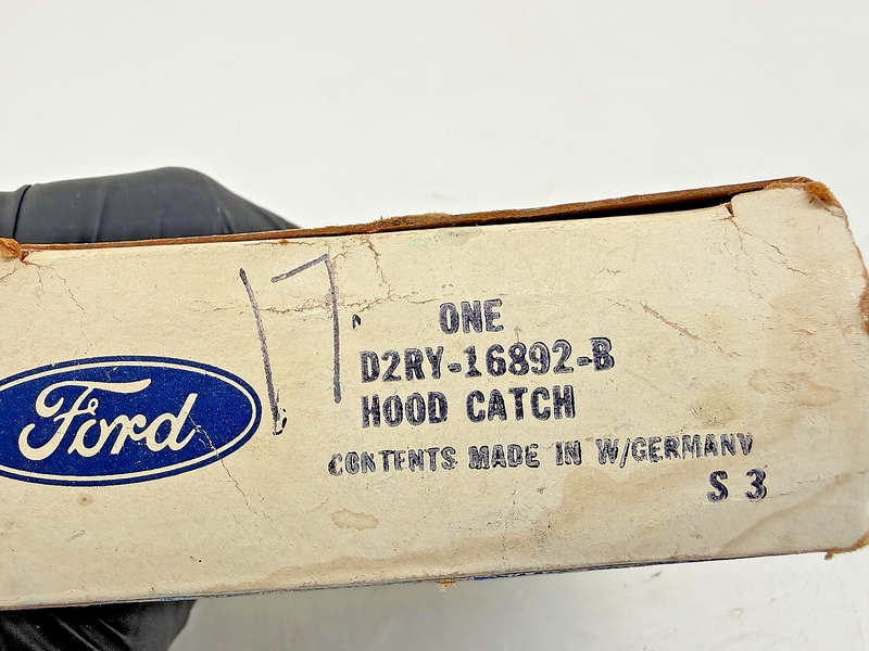 NOS 1971 1972 Ford Mustang Mercury Capri Hood Catch Hook D2RY-16892-B C62-50