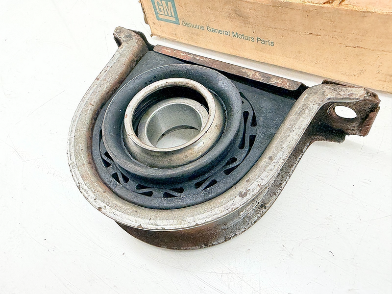 NOS 1955 - 1967 CHEVROLET GMC TRUCK  DRIVESHAFT SUPPORT BEARING 3765513 C72-5